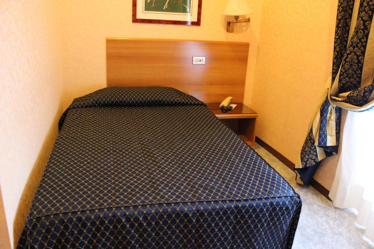 Hotel Dependance Dei Consoli 3*